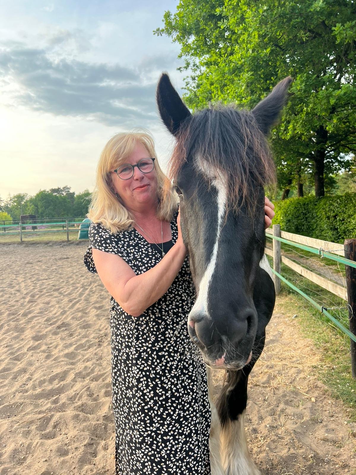Janneke Nieboer met haar paard Caressa